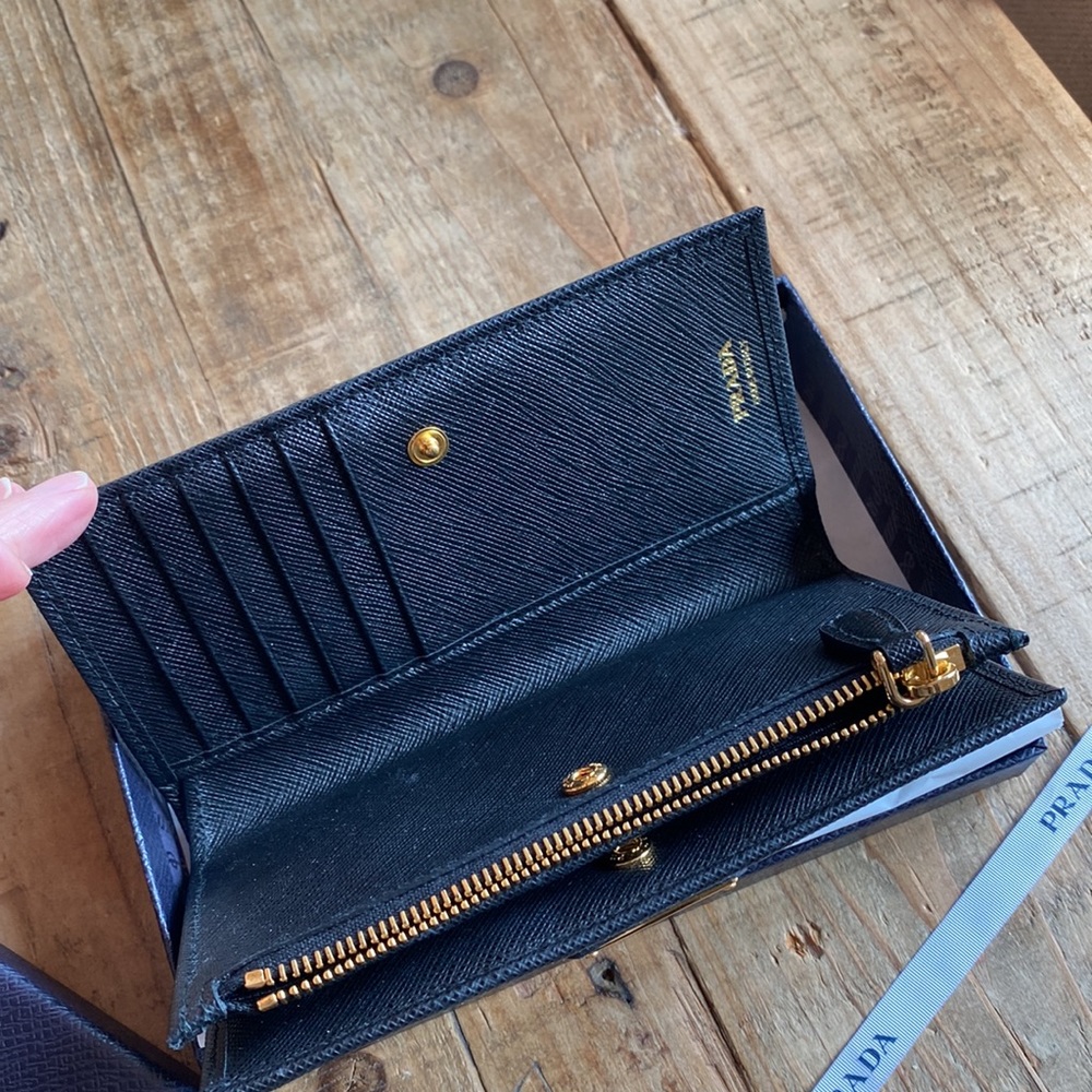 Prada wallet - Picture 4 of 6